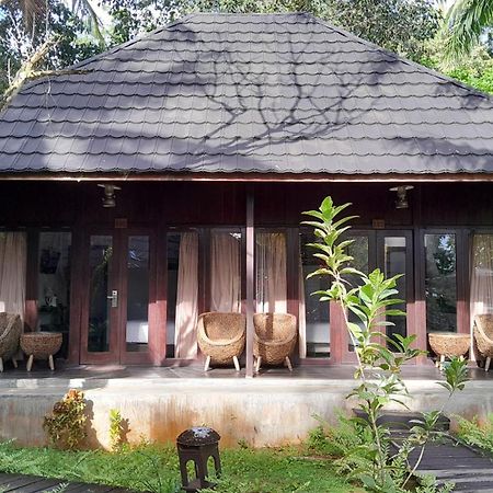 Kasuari Valley Beach Resort Sorong Extérieur photo