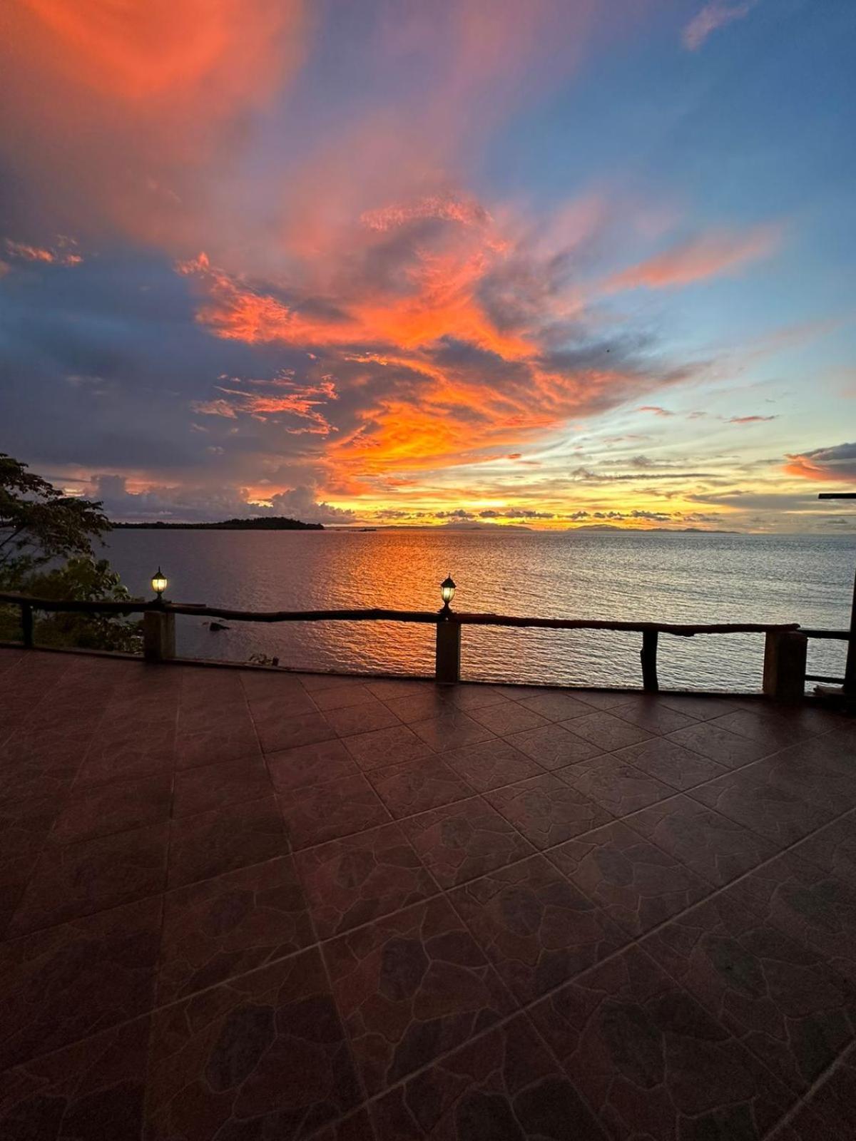 Kasuari Valley Beach Resort Sorong Extérieur photo