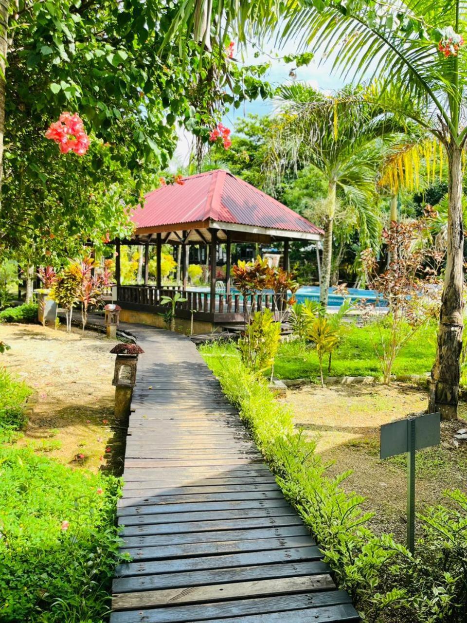 Kasuari Valley Beach Resort Sorong Extérieur photo