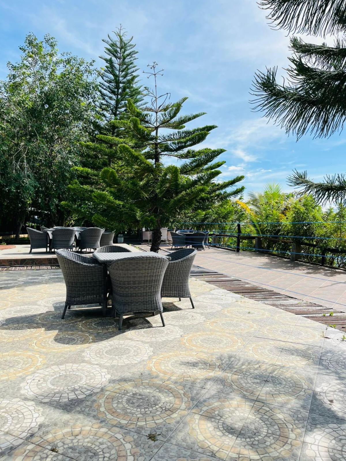 Kasuari Valley Beach Resort Sorong Extérieur photo